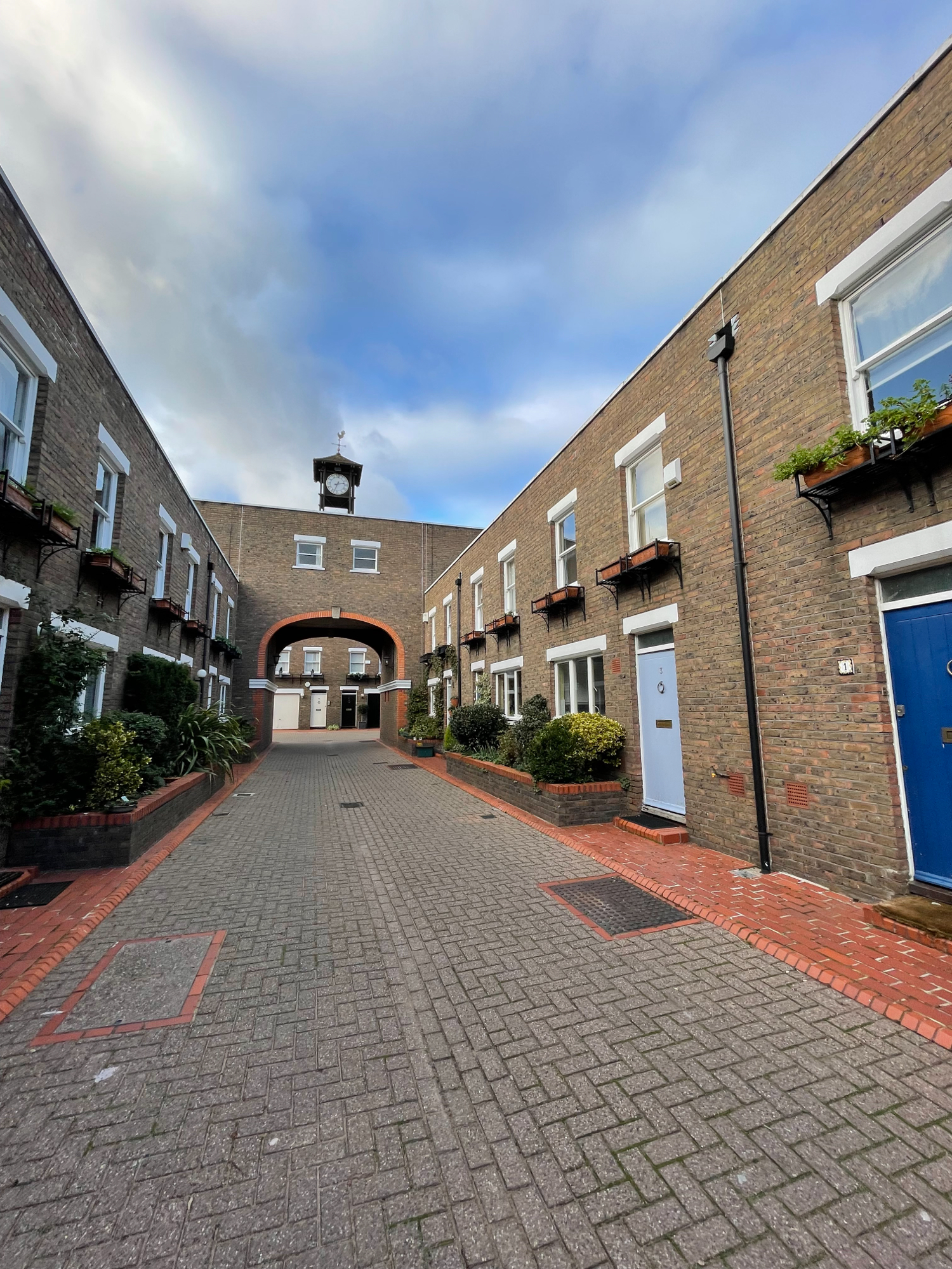 3 bedroom Terraced House Clock Tower Mews, N1 Property Search Strike