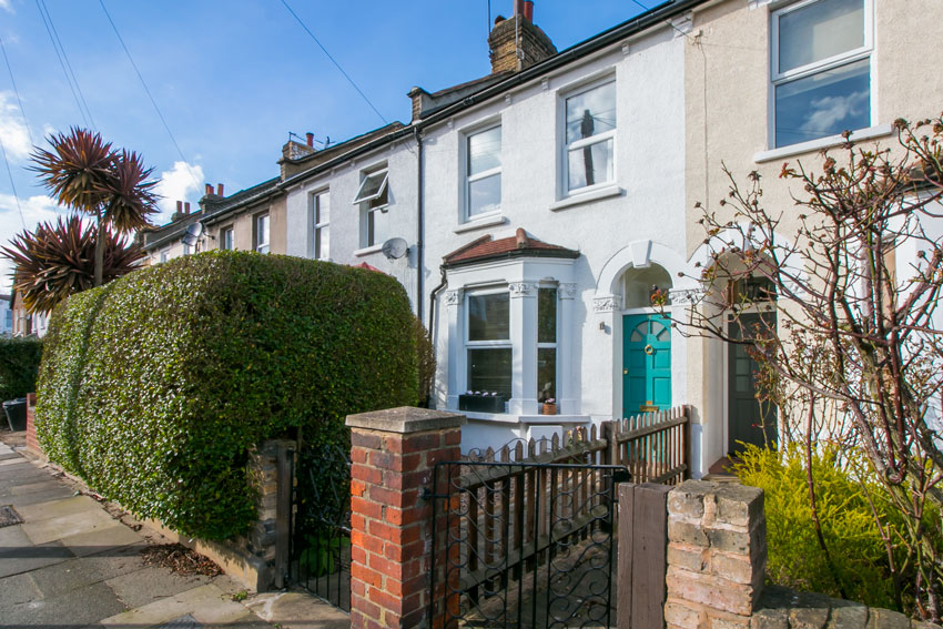 3 bedroom Terraced House Dryden Road, SW19 Property Search Strike