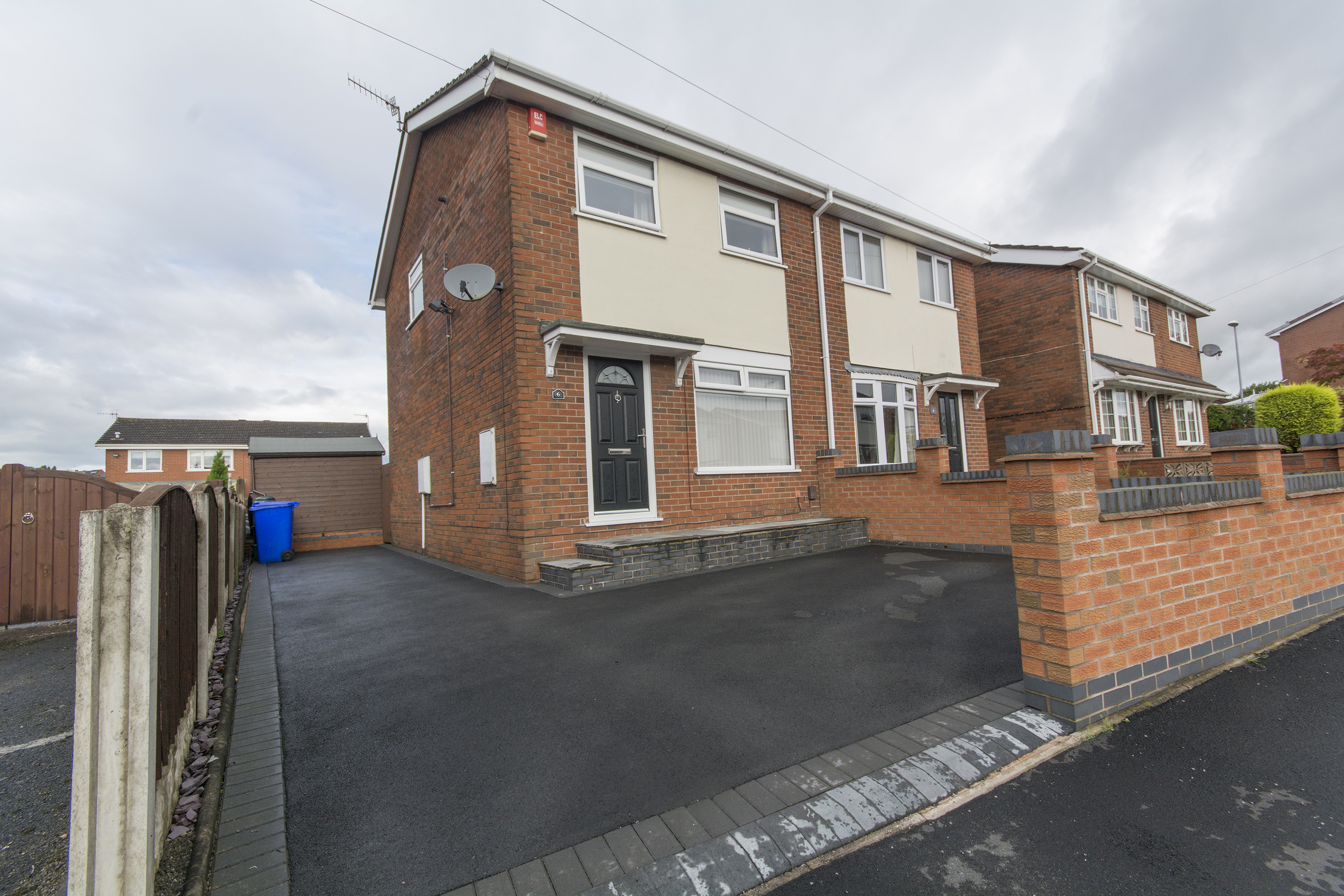 3 bedroom Semidetached House Cheltenham Grove, Birches Head, ST1